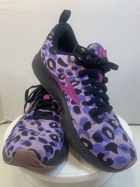 Brooks Revel 5”Run Wild” Women’s Size 9.5 Running Shoes.            3245